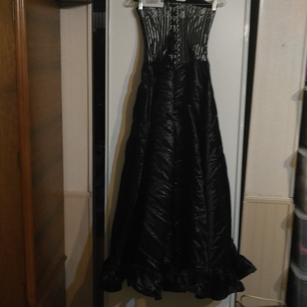 Corset Deal - Picture 3 of 4